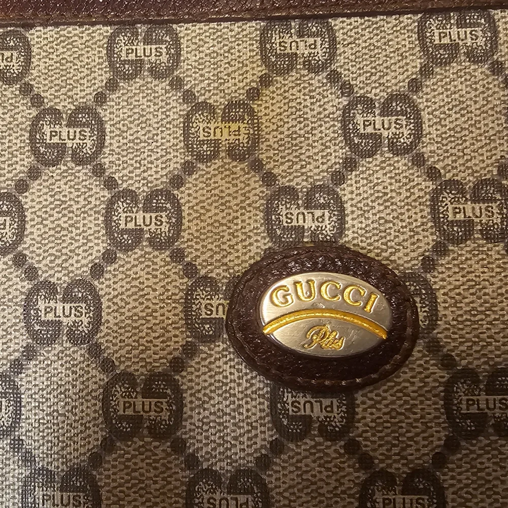 VINTAGE GUCCI PLUS CLUTCH - Picture 7 of 10